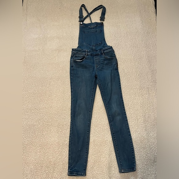 Kendall and Kylie Overalls - Picture 2 of 4